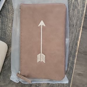 Stella and dot mini pouch- embroidered arrow